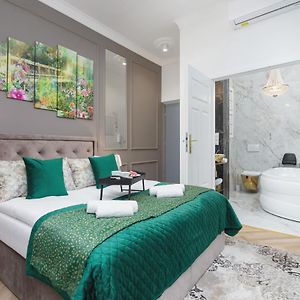 Studio met een King Size Bed
